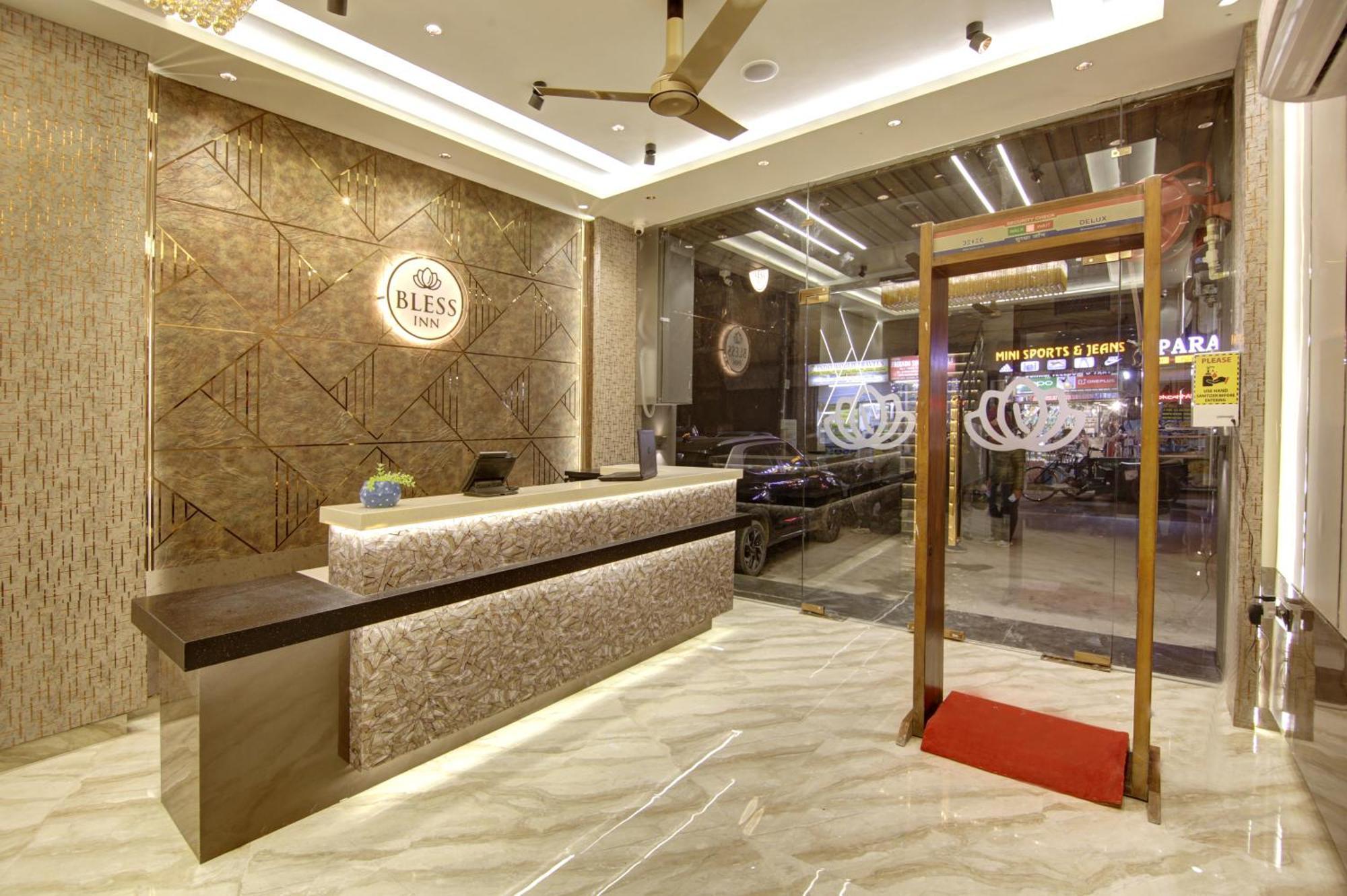 Bless Inn - Near Connaught Place ニューデリー エクステリア 写真